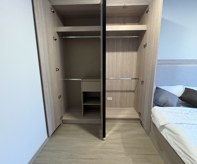 Modern Brand New 2 Bedrooms Condo at quiet corner