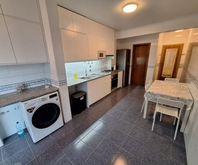 Luminoso apartamento T2 no Paim com  varanda