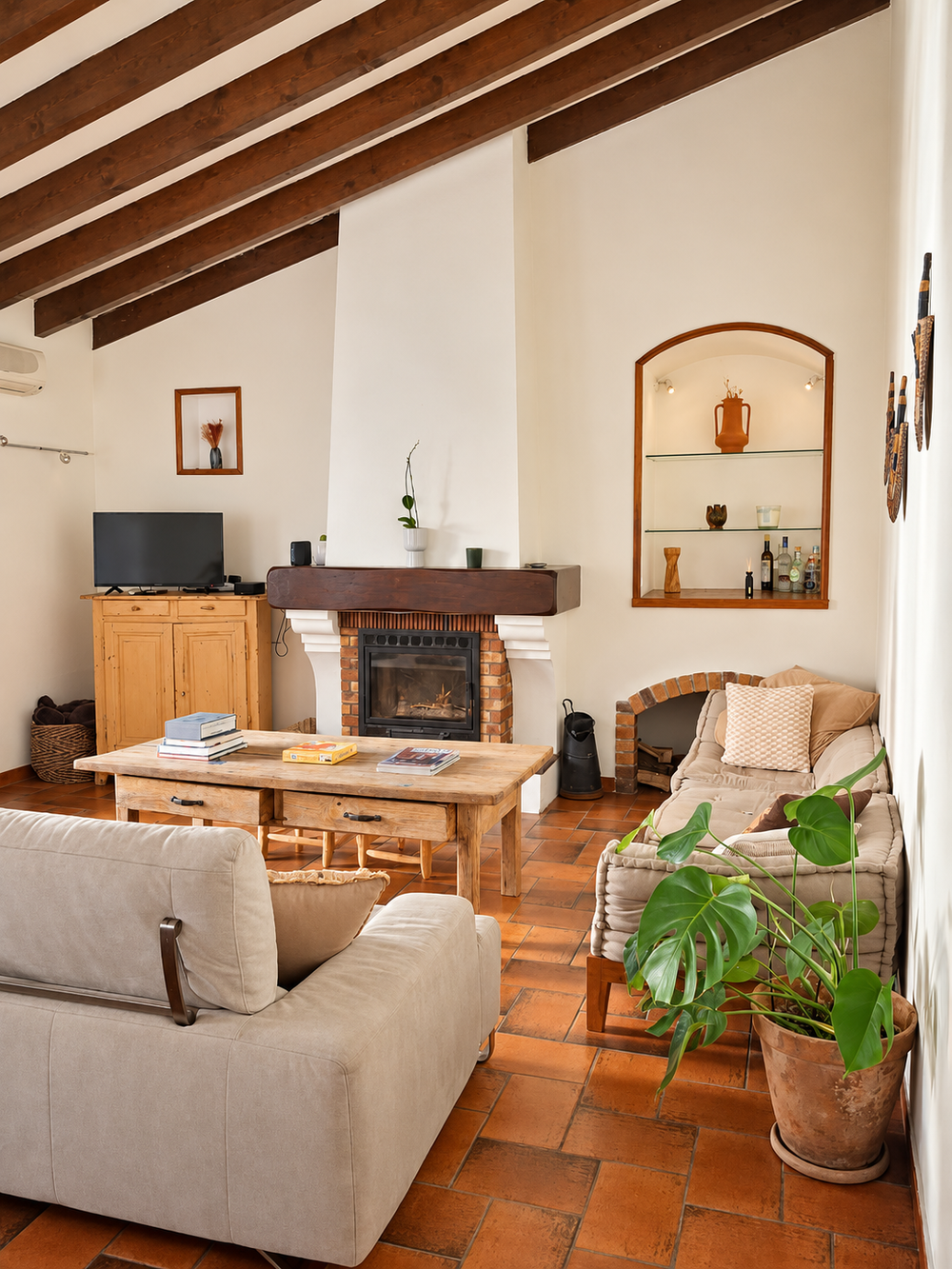 Maison Sarava | 3 Bedrooms, Balconies & Fireplace preview