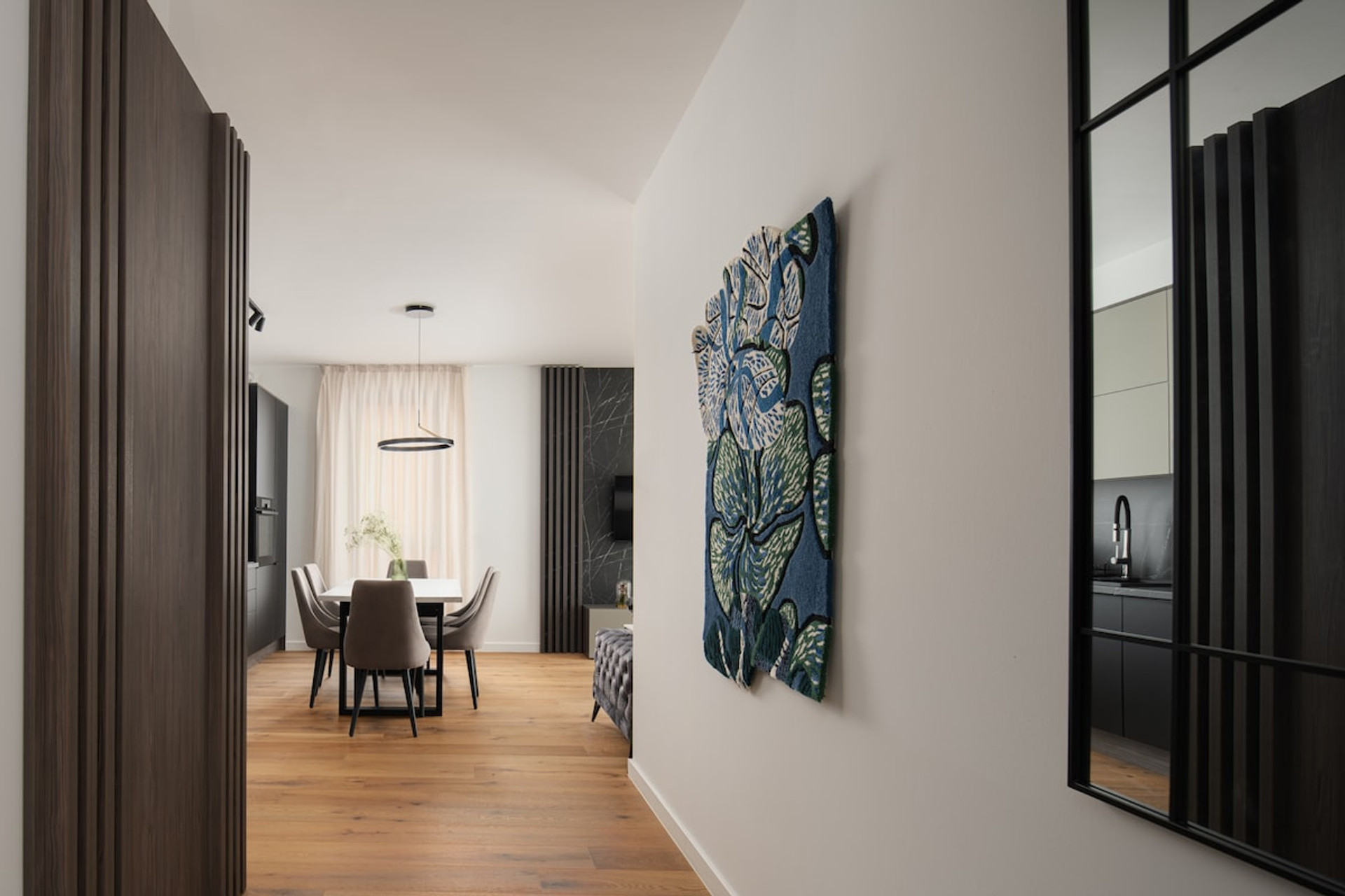 Dining area image 3