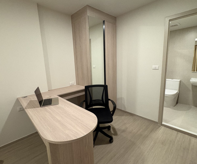 Modern Brand New 2 Bedrooms Condo at quiet corner