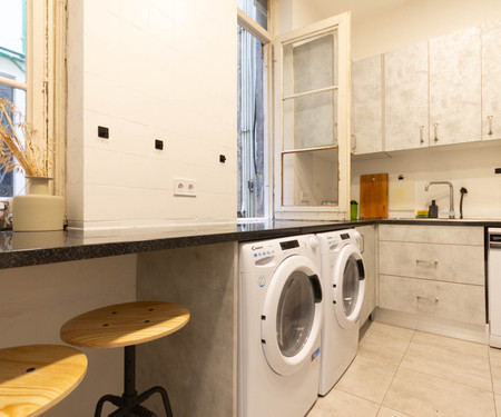 R0409- Room in Co-living Raval