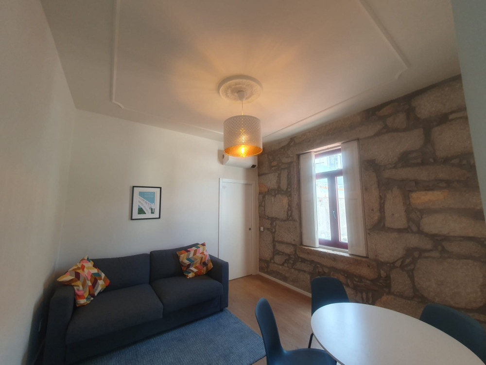 OPORTO TOP LOCATION 1 BDR  Flat with Internet