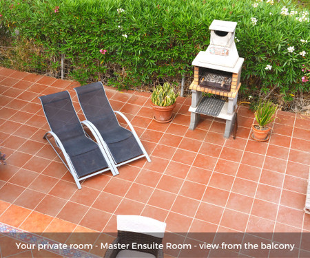 Sunny Coliving Villa with jacuzzi - Master Ensuite Room