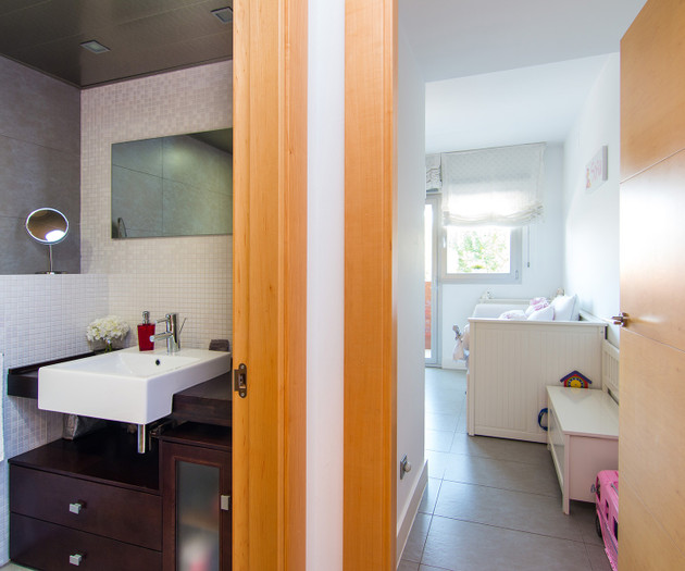 Full apartment conveniently located, 3+ months