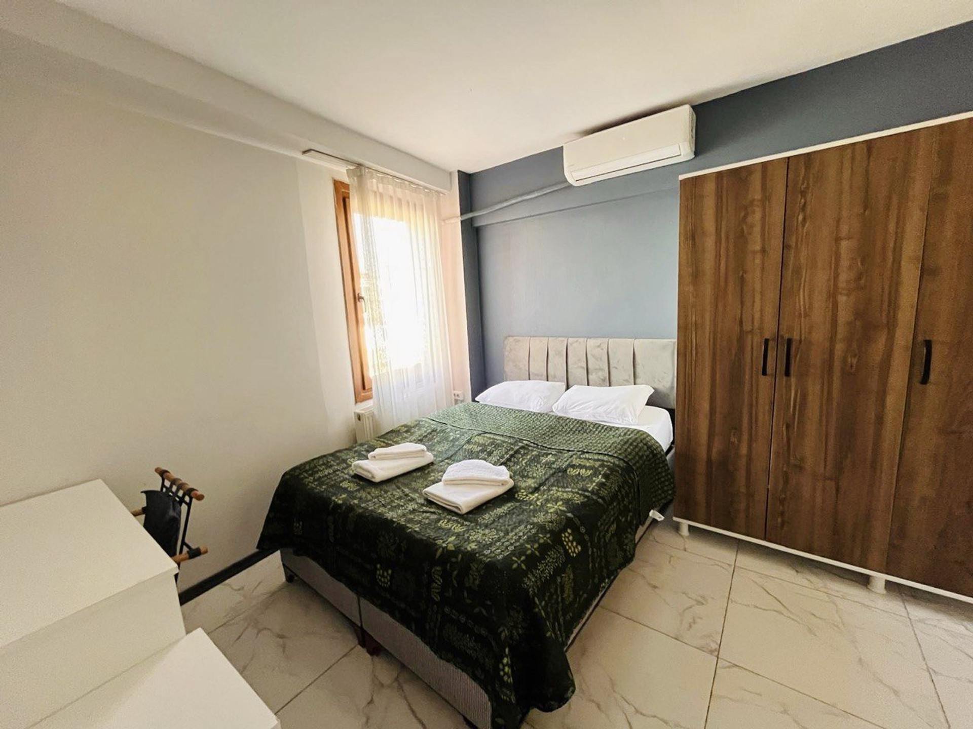 Private room with own bathroom and toilet 