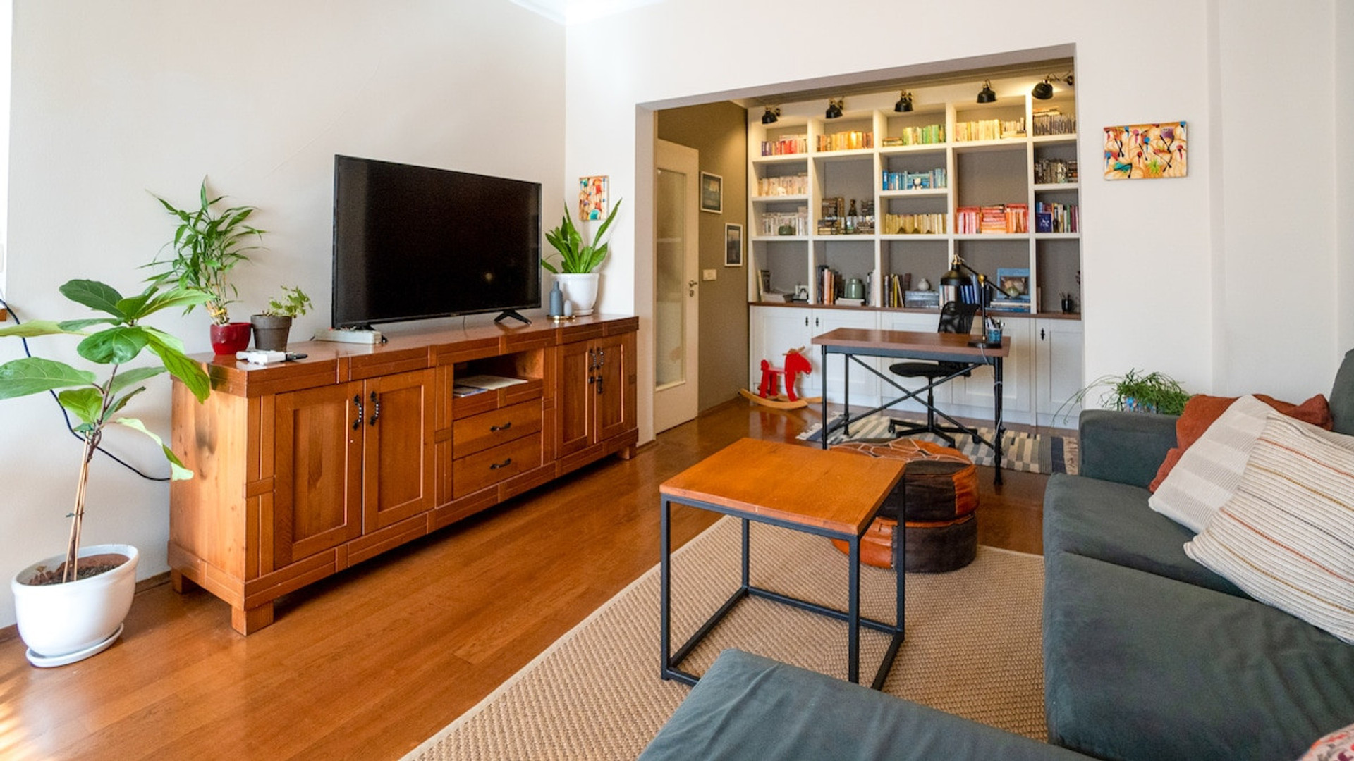 Living room image 5