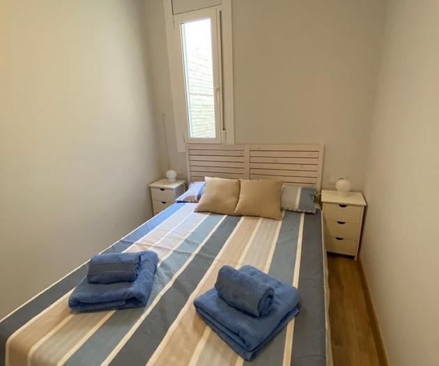 Apartment with Balcony in Gracia-Sant Gervasi