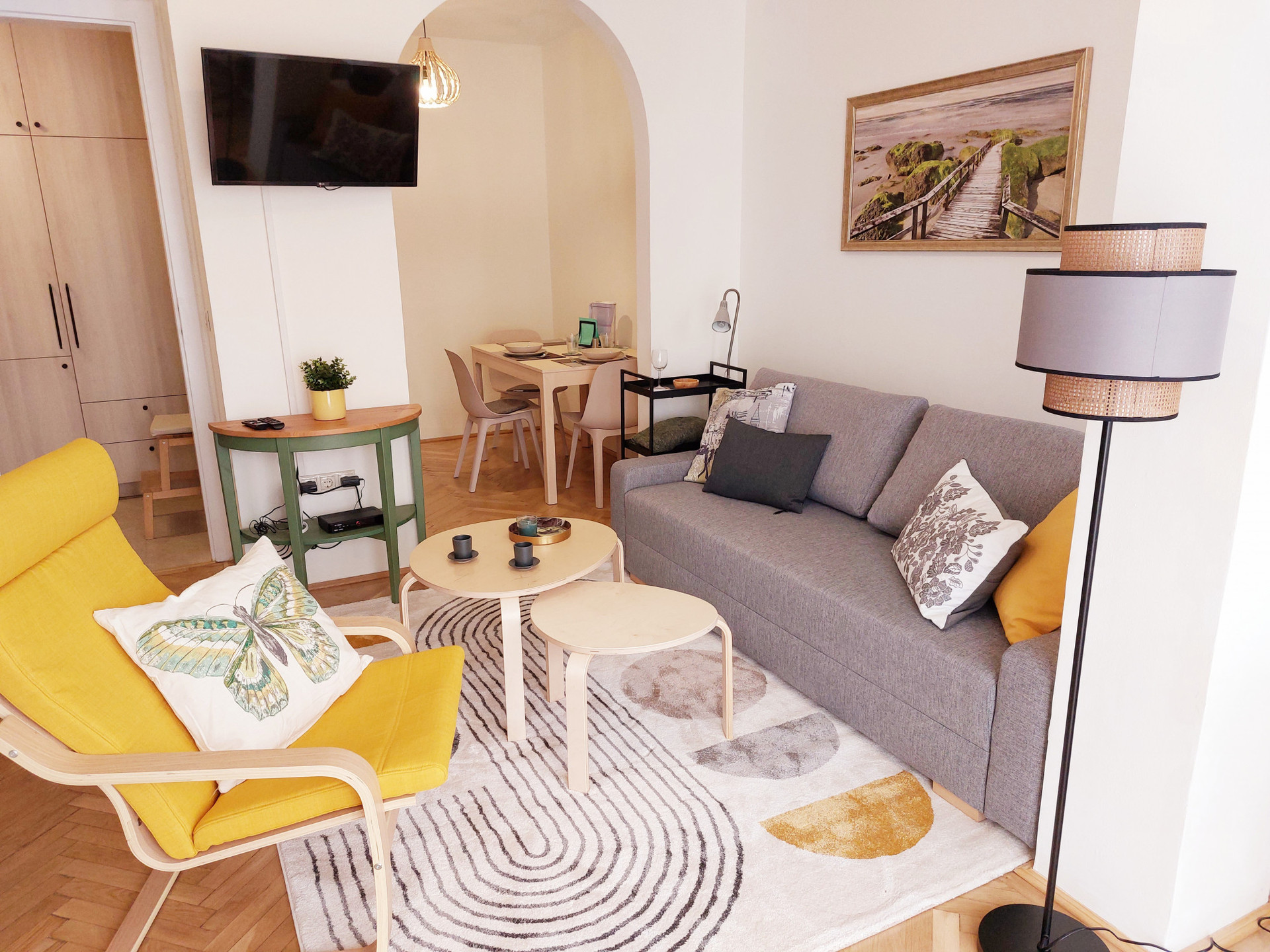 Living room with TV and diner