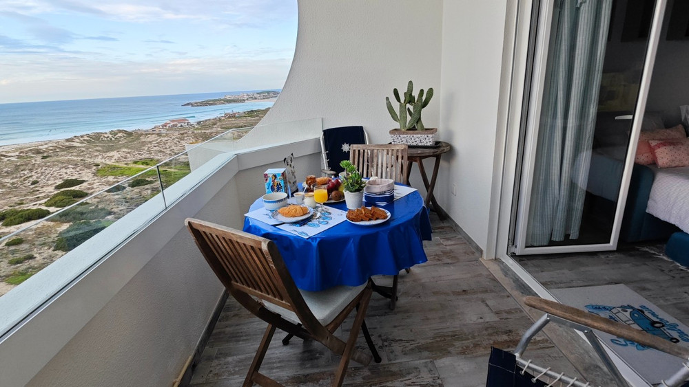 Baleal seafront apartment preview