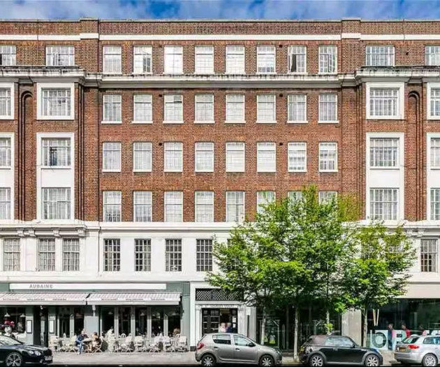 Stylish 2 Bed | Walk to Harrods, Fiber WiFi