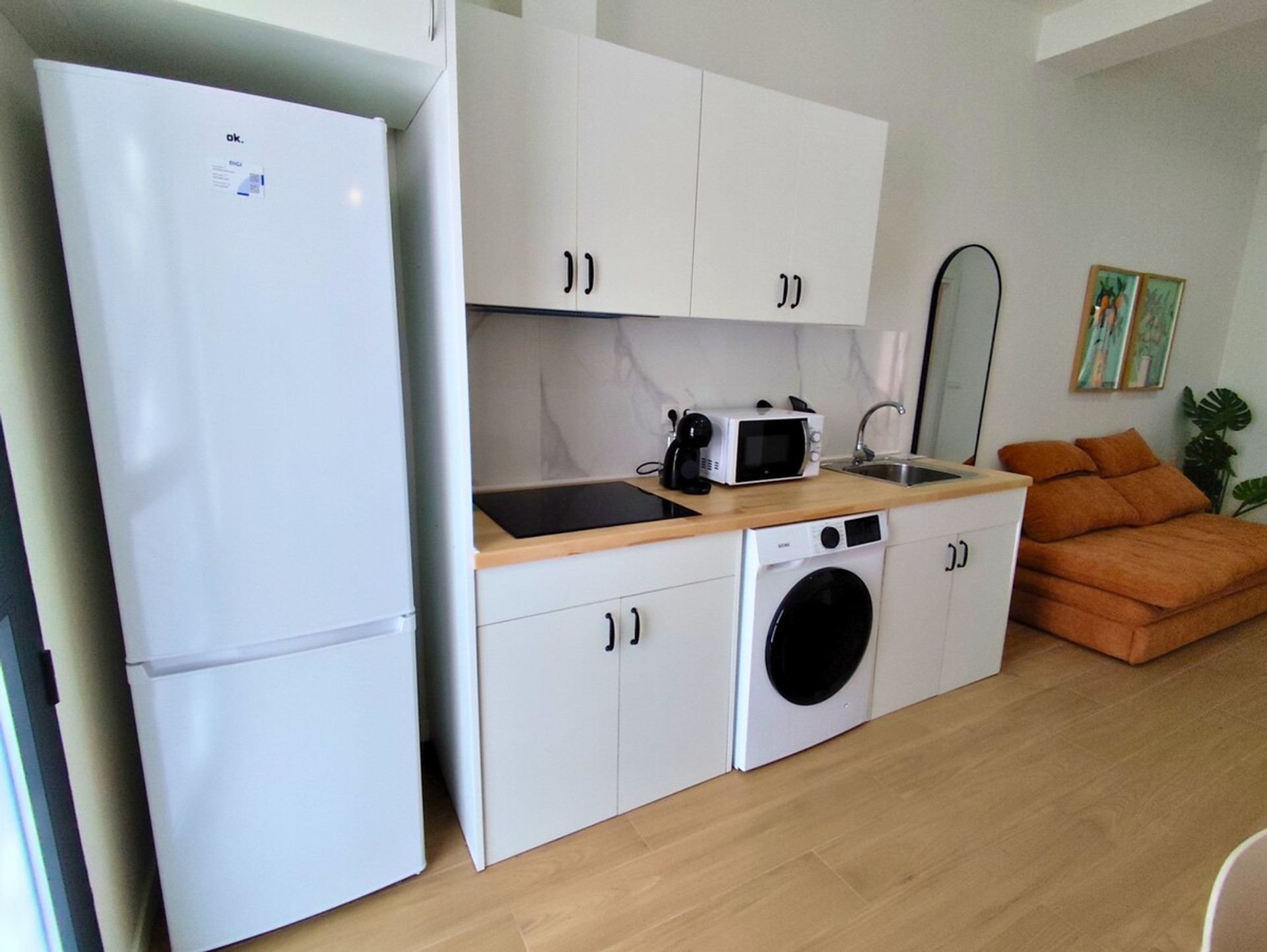 Full kitchen