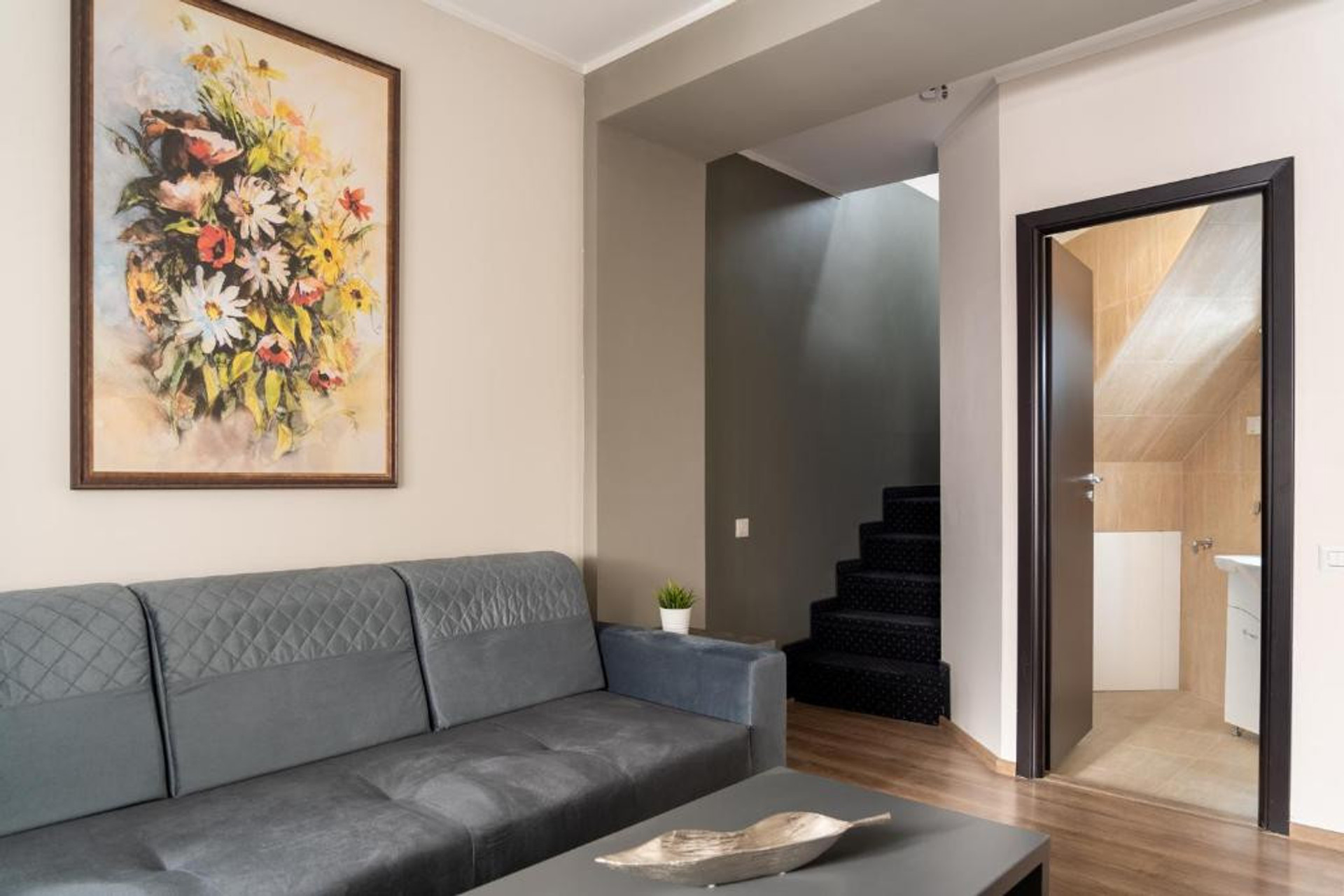 Downstairs Bathroom & Staircase