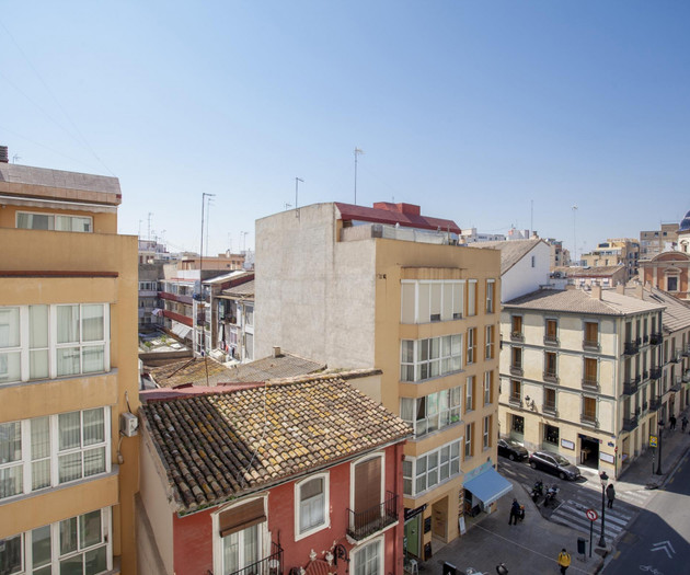 WONDERFUL LOFT BY QUART TOWERS MONTH RENTALS. Wifi