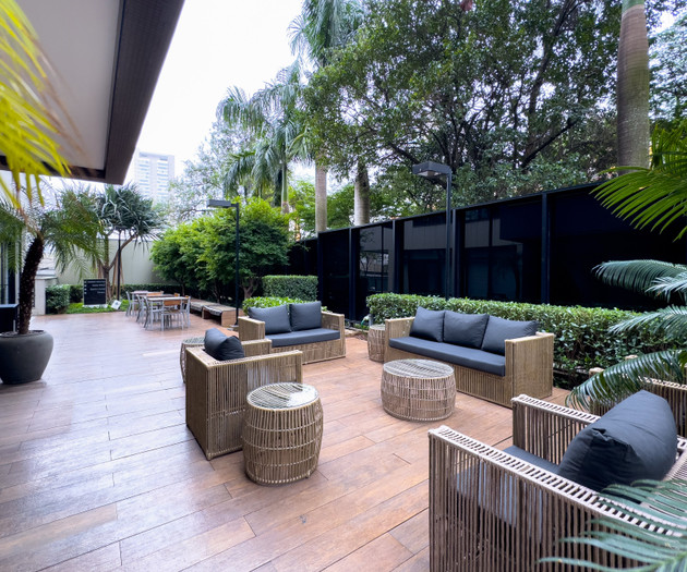 Teljesen felszerelt stúdió 30 méterre a metróállom