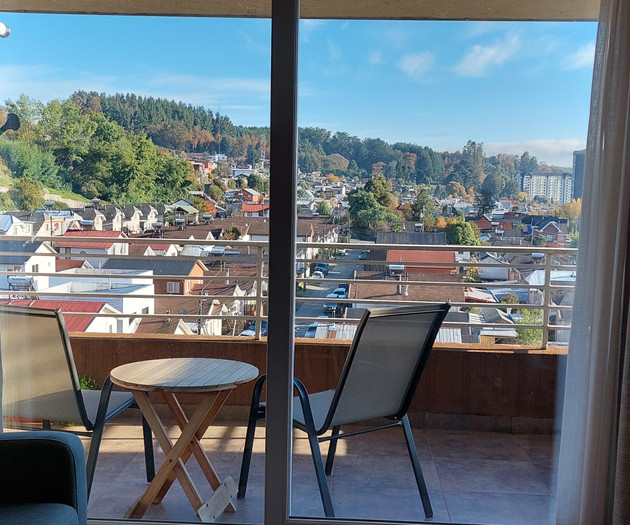 Perfect for digital nomads, Lake + volcano views