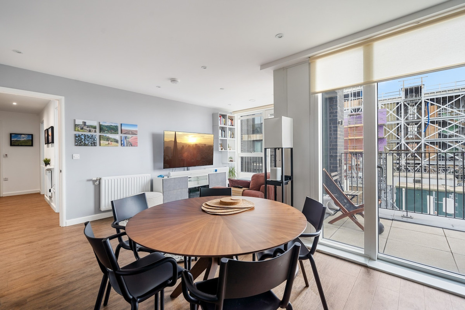 Dining area image 2