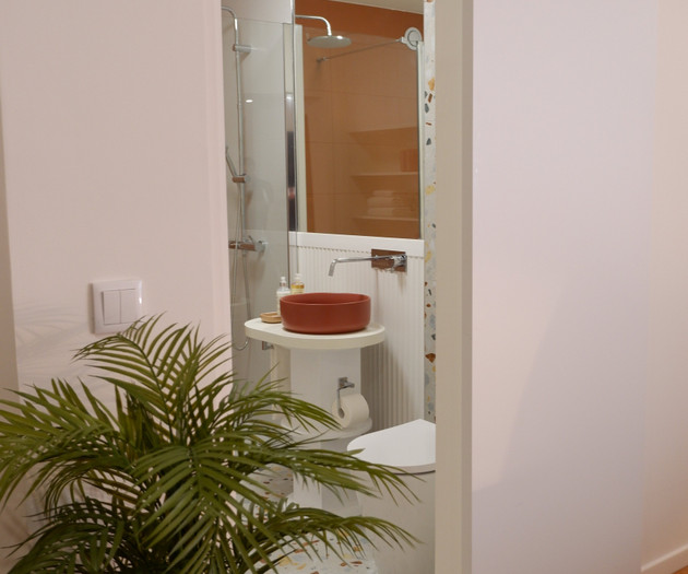 Ensuite bathroom through sliding door