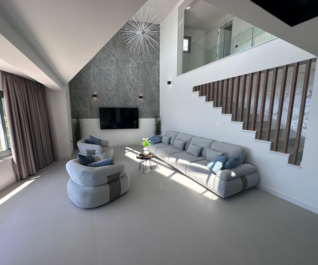 Penthouse Soll 100m from sea
