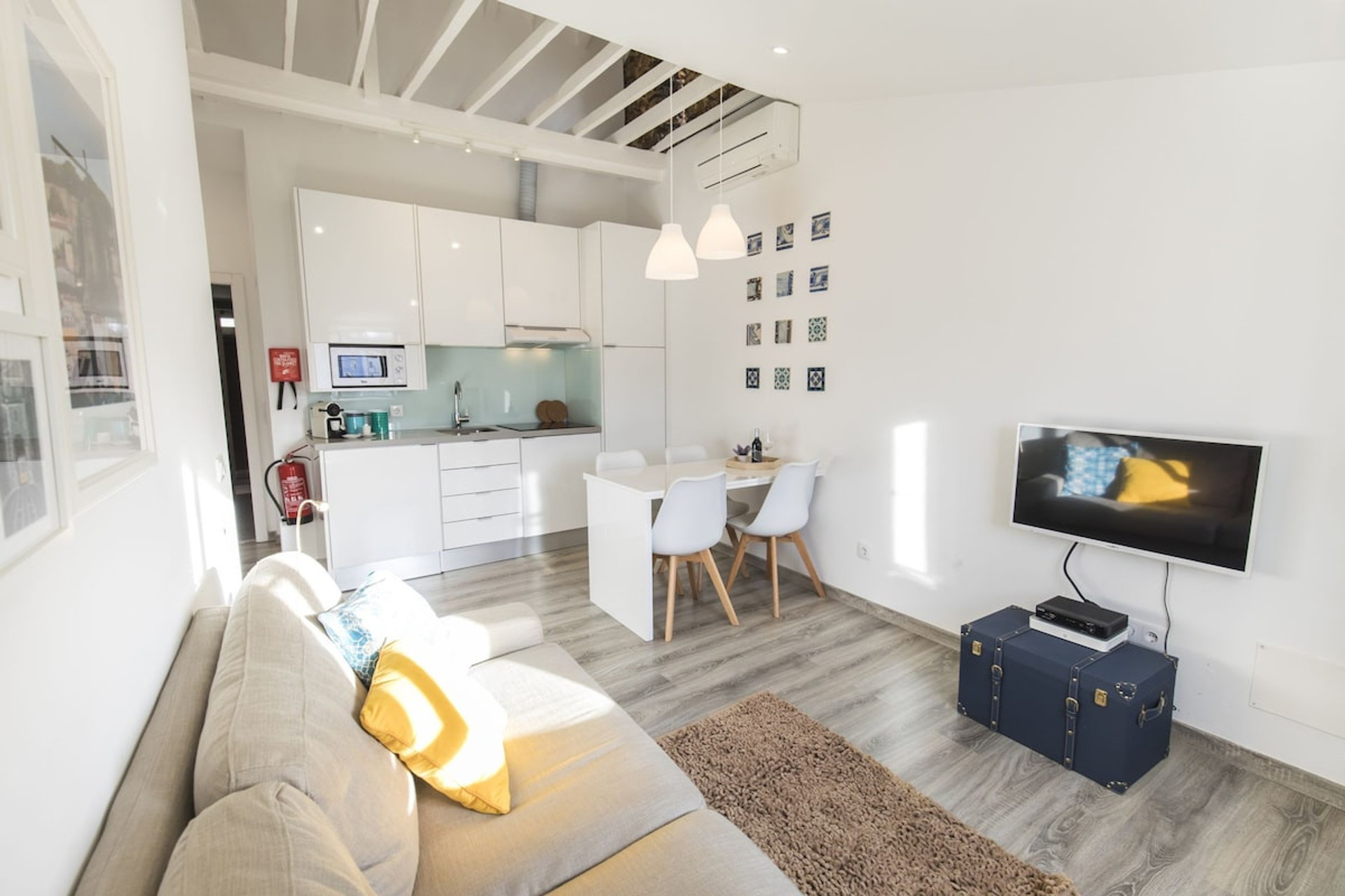 Living room image 1