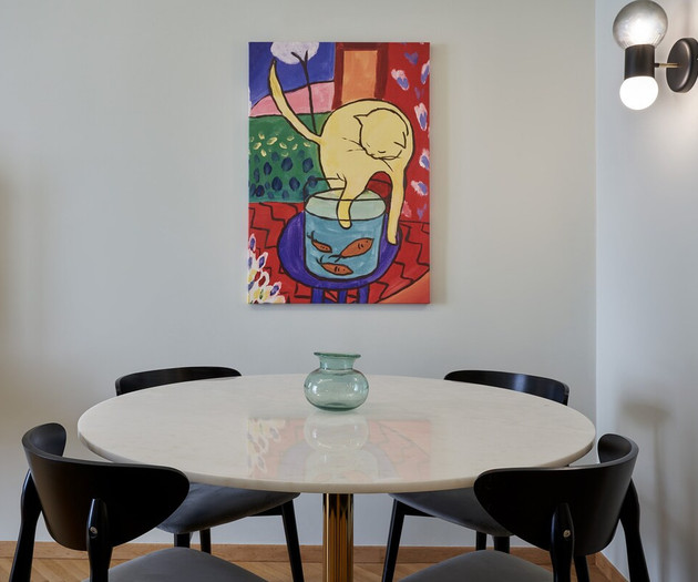 The dining table for 4 people