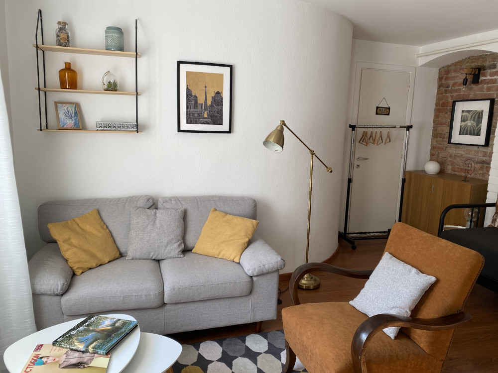 Cozy 2BR flat near Parliament preview