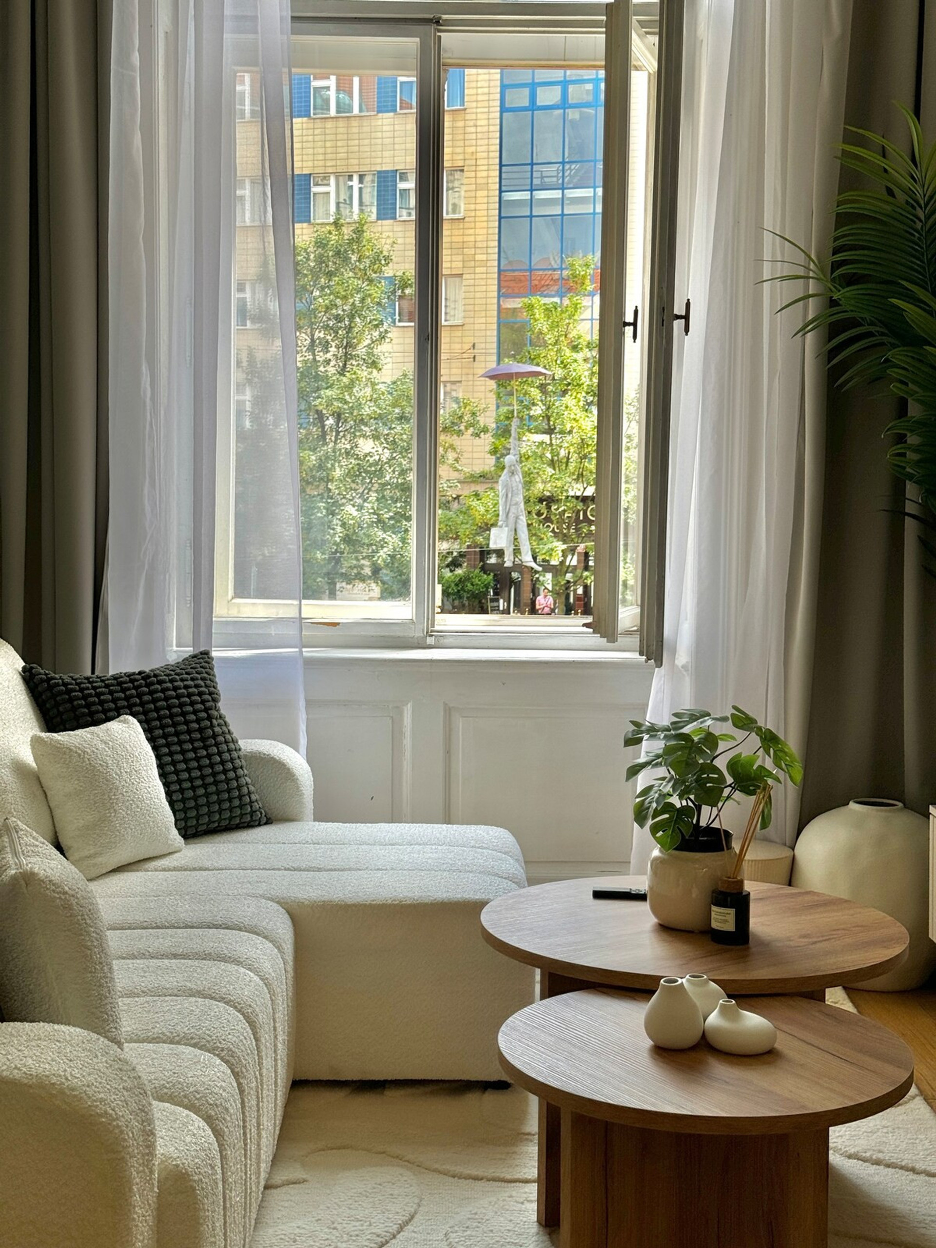 Living room image 2