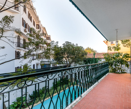 House in Carcavelos with pool and garden