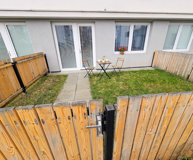 Luxe 2BDR for 1-8 guests | Own Garden, Parking Gym