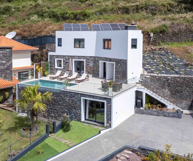 Villa w/ Private Heated Pool, Office, Gym- Madeira