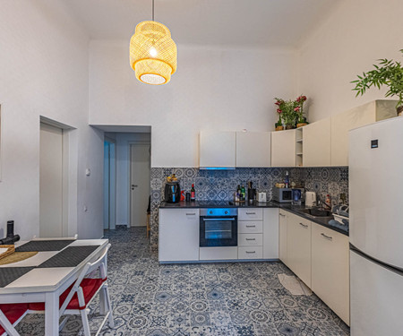 3-bedroom apartment in central Budapest