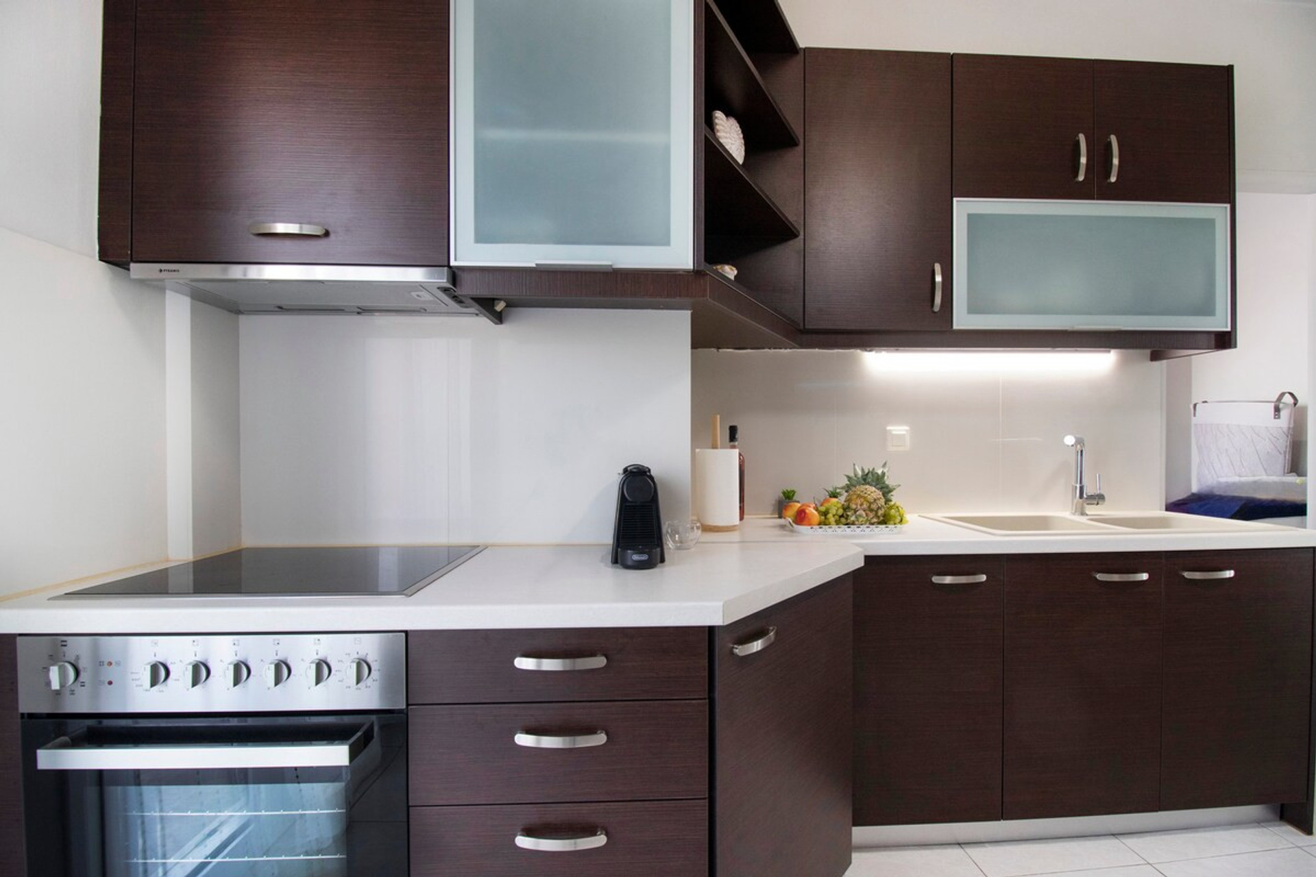 Full kitchen image 2