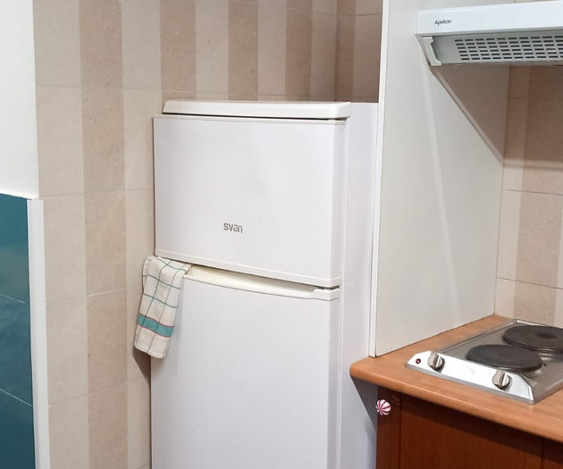 Se alquila estudio equipado y amueblado