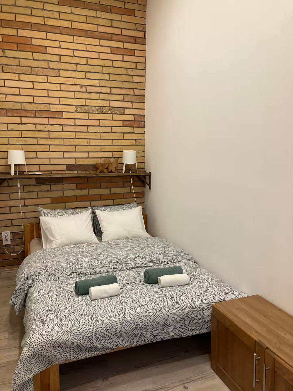Elegant 1-Bedroom Studio in Prime Central Location preview