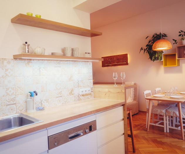 Family Terrace Apt: Home Office, Parks & Center