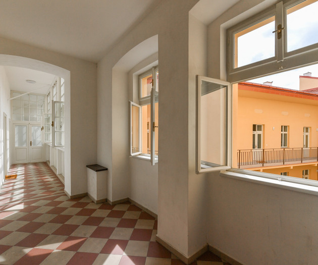 Prostorný apartmán s terasou v srdci Prahy - Žitná