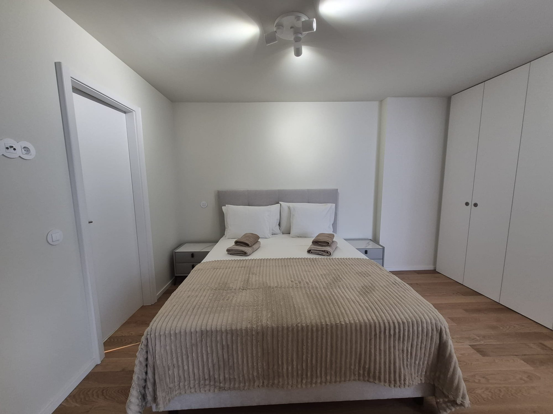 Bedroom with double bed