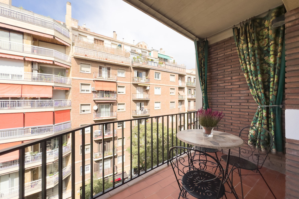 Central and nice apartment in Barcelona