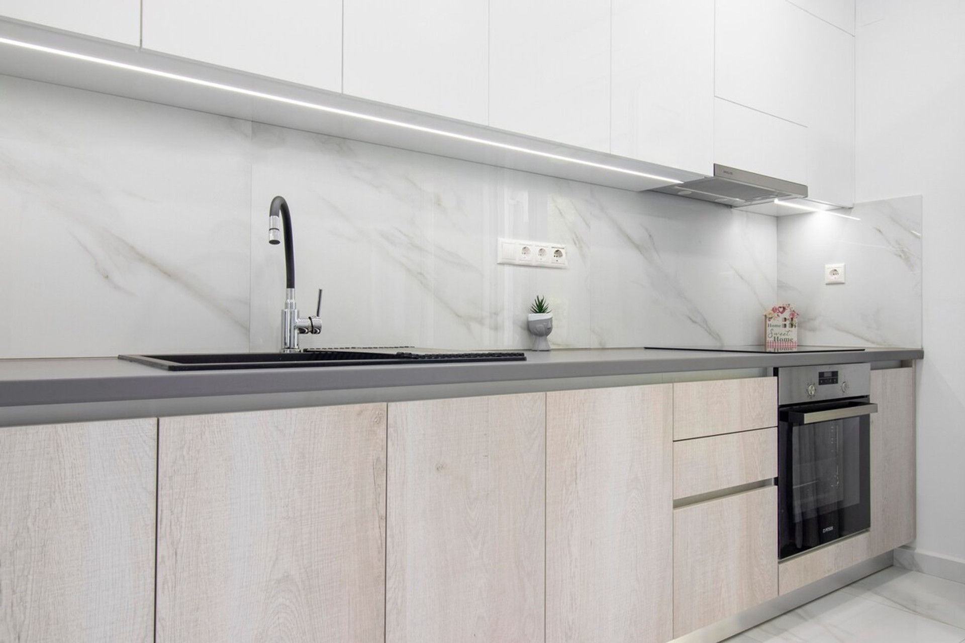Full kitchen