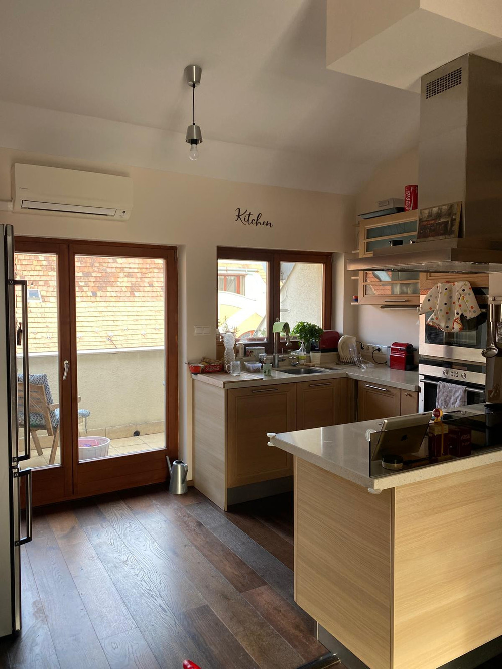 Sunny 2/3BR apartment downtown Budapest preview