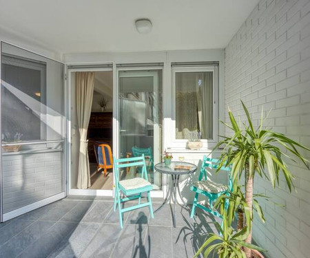 West Oasis With Terrace - Happy.Rentals