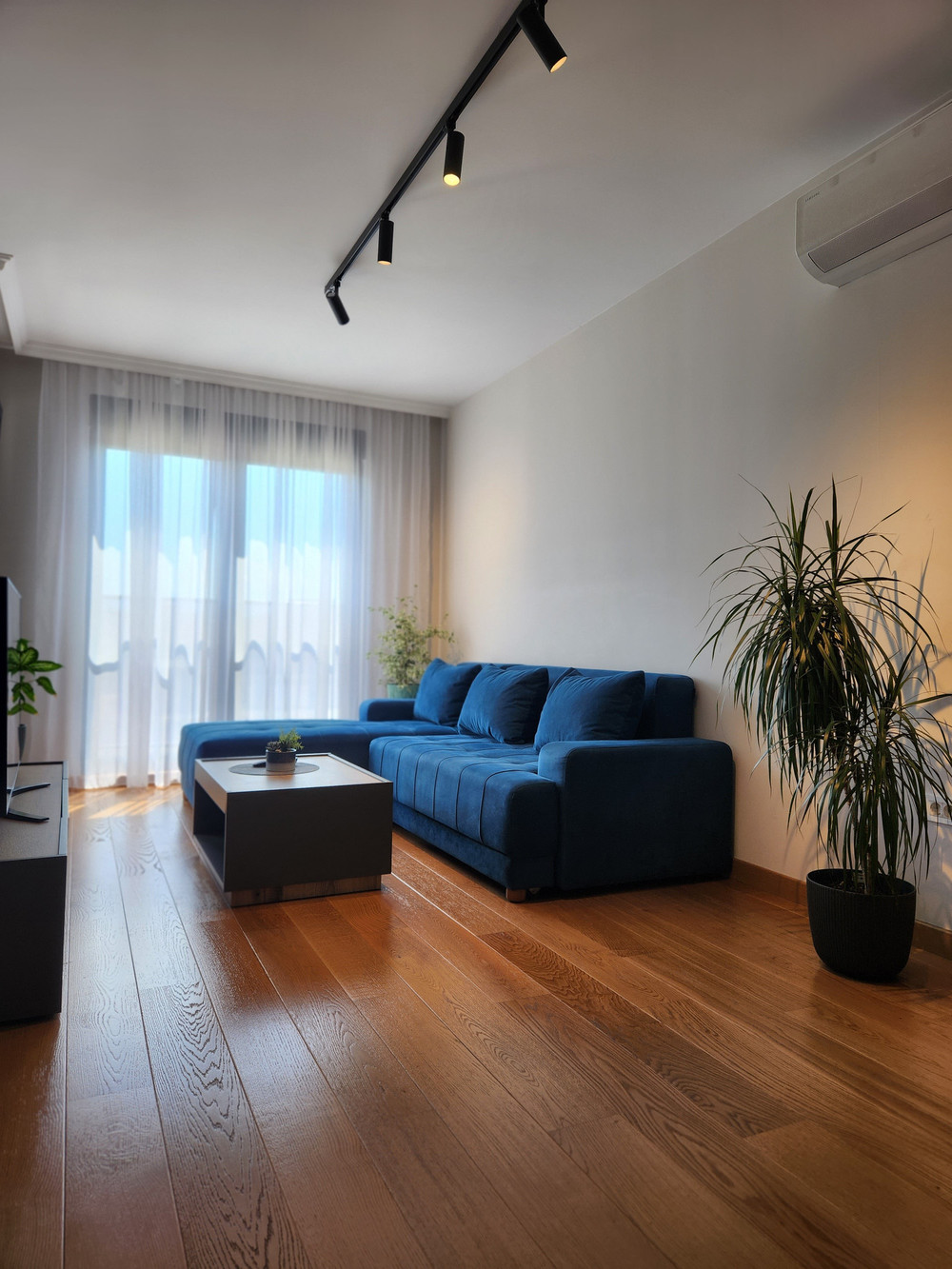 Green Apartments - One Bedroom preview