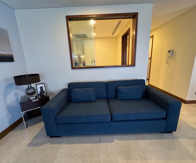 Spacious Apartment With Panoramic Skyline Views
