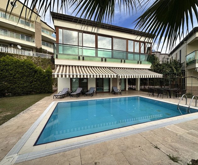 Spacious Villa with Beautiful View & Private Pool
