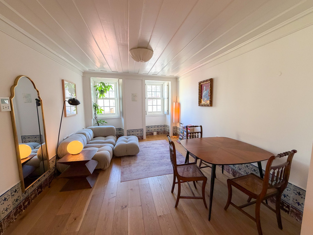 High-end T2 in a fully renovated building preview