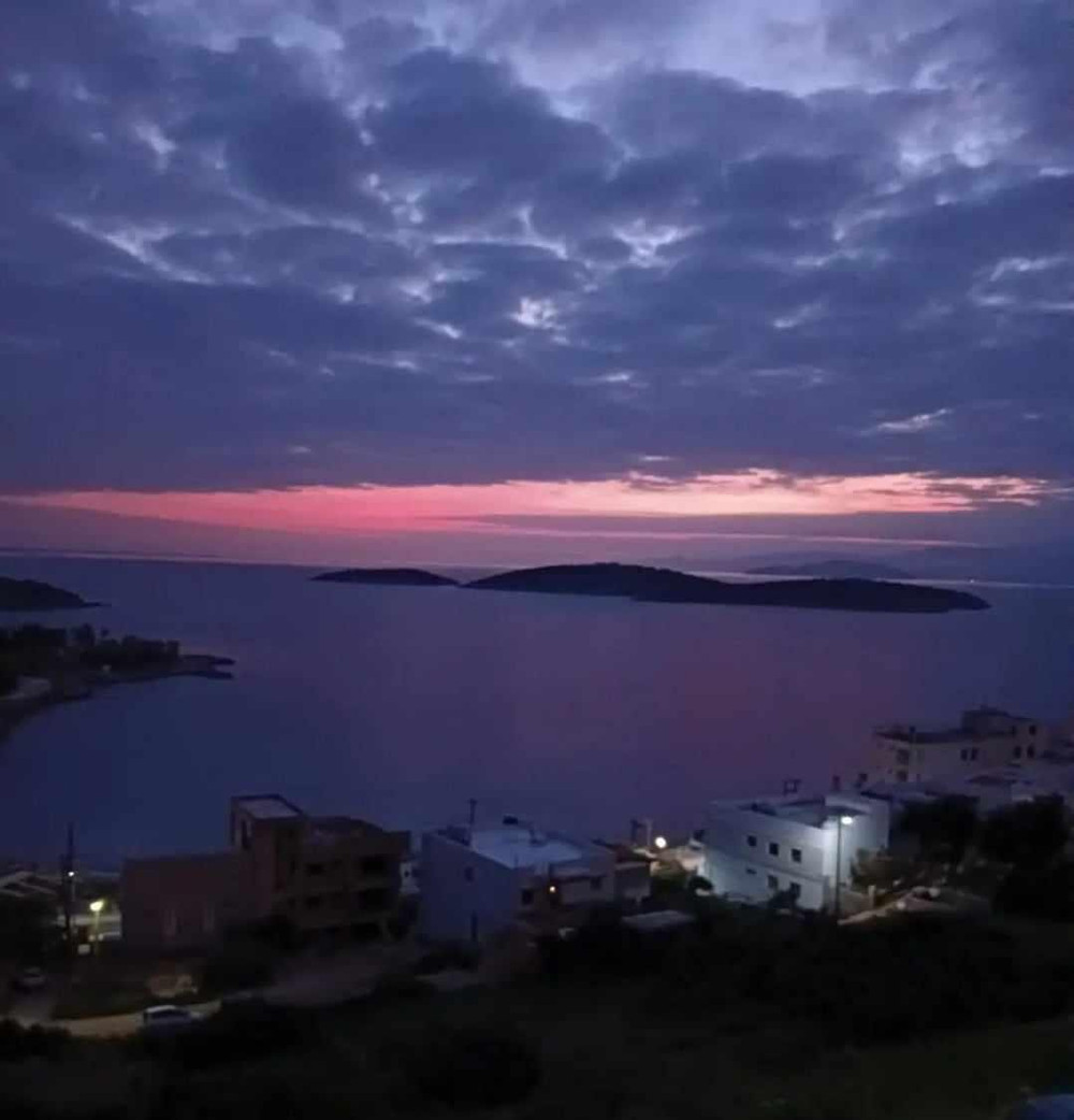 1 bedroom ,1 double bed with view to the sea, preview