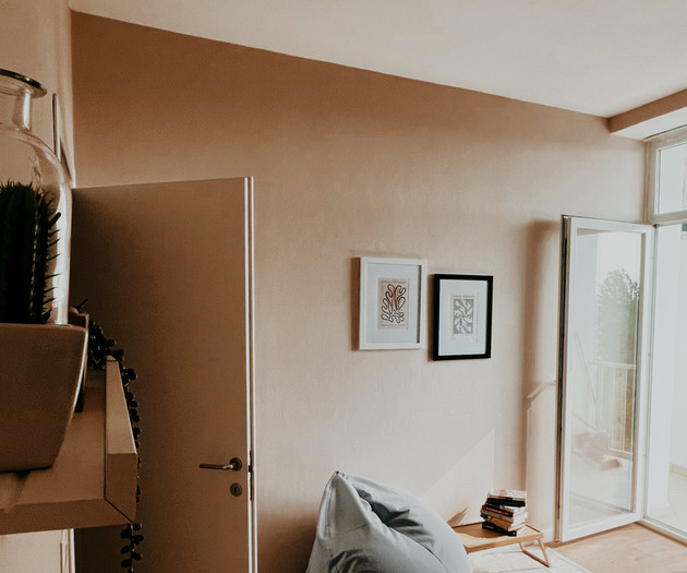 S t r e h z a: your spacious sunlit oasis
