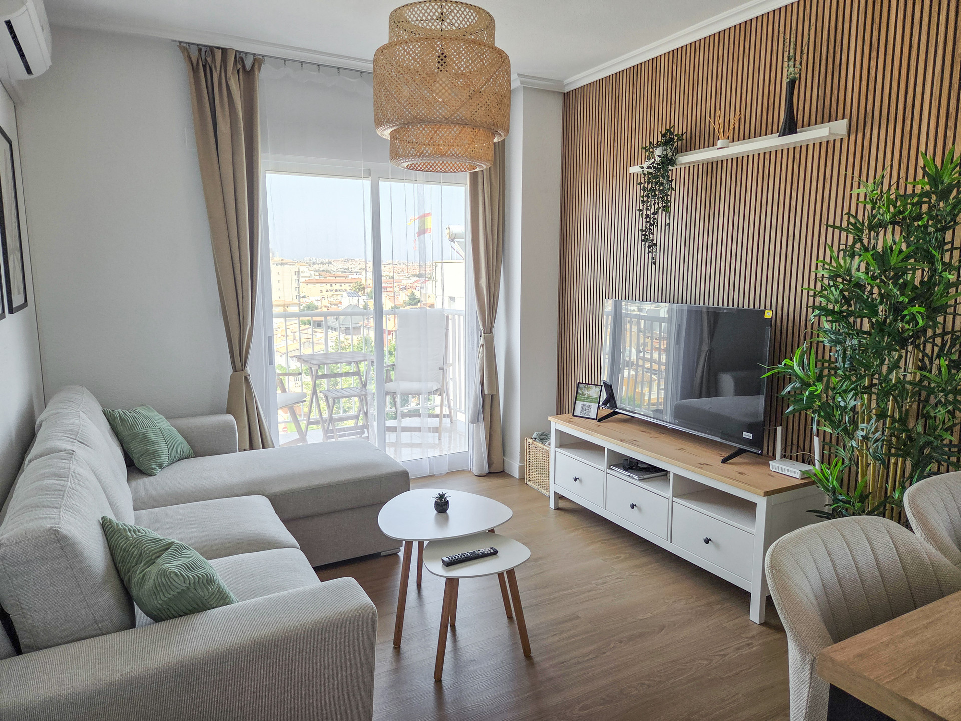 Living room 2.