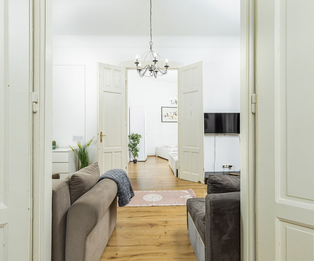 Extensive For Downtown Lovers!