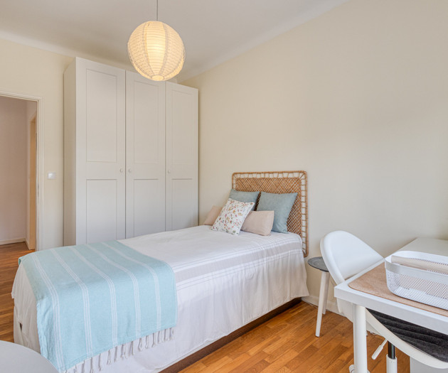 Quarto em Moradia T3